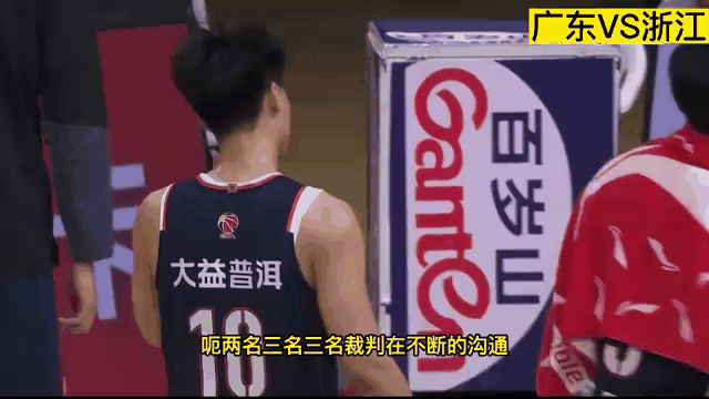世俱杯-包含CBA赛事暂停，球员们将迎来额外的休息时间的词条