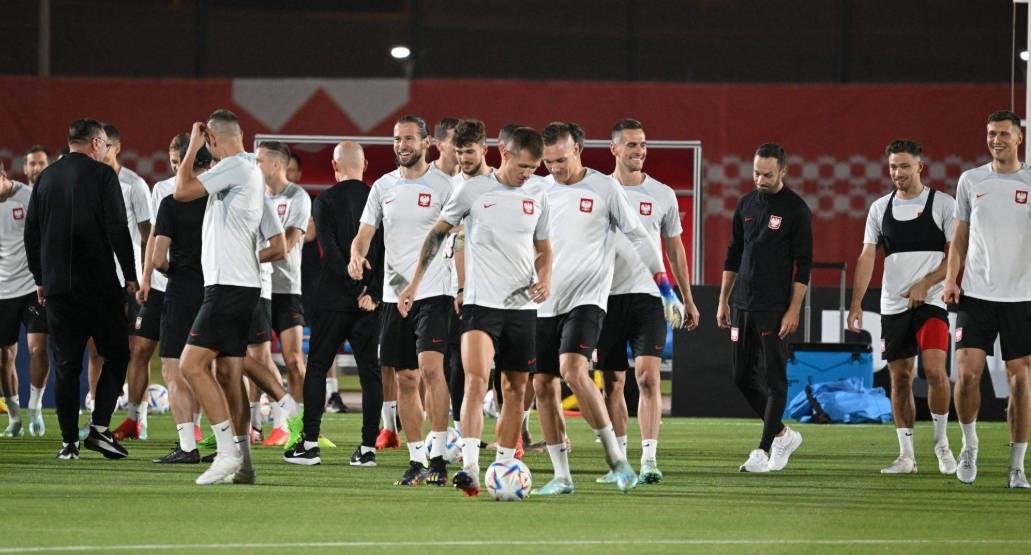 波兰国家队准备挑战葡萄牙国家队，备战进行中