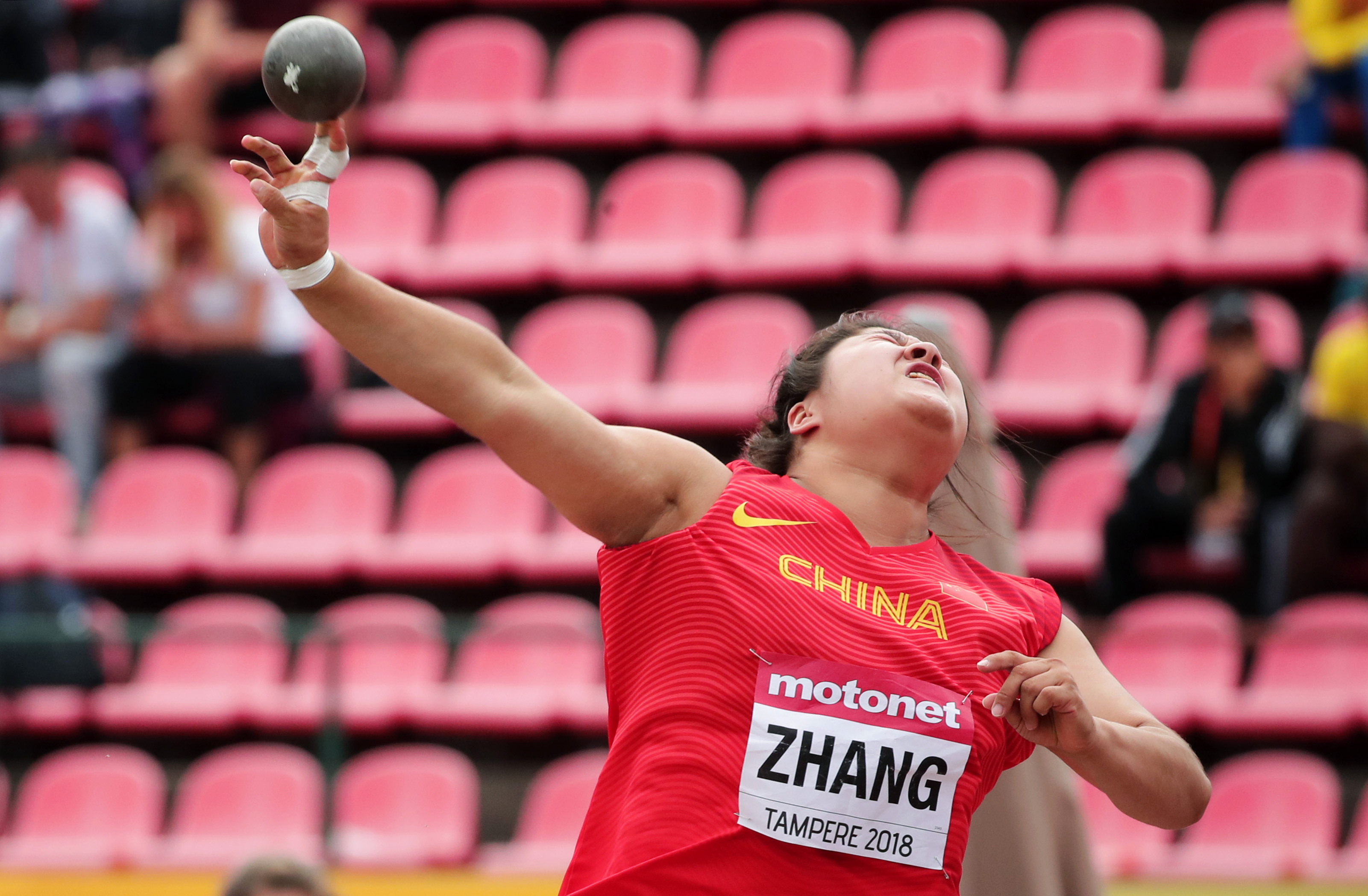 世俱杯参赛资格-关于铅球比赛爆发人气选手冲冠,全场欢腾的信息