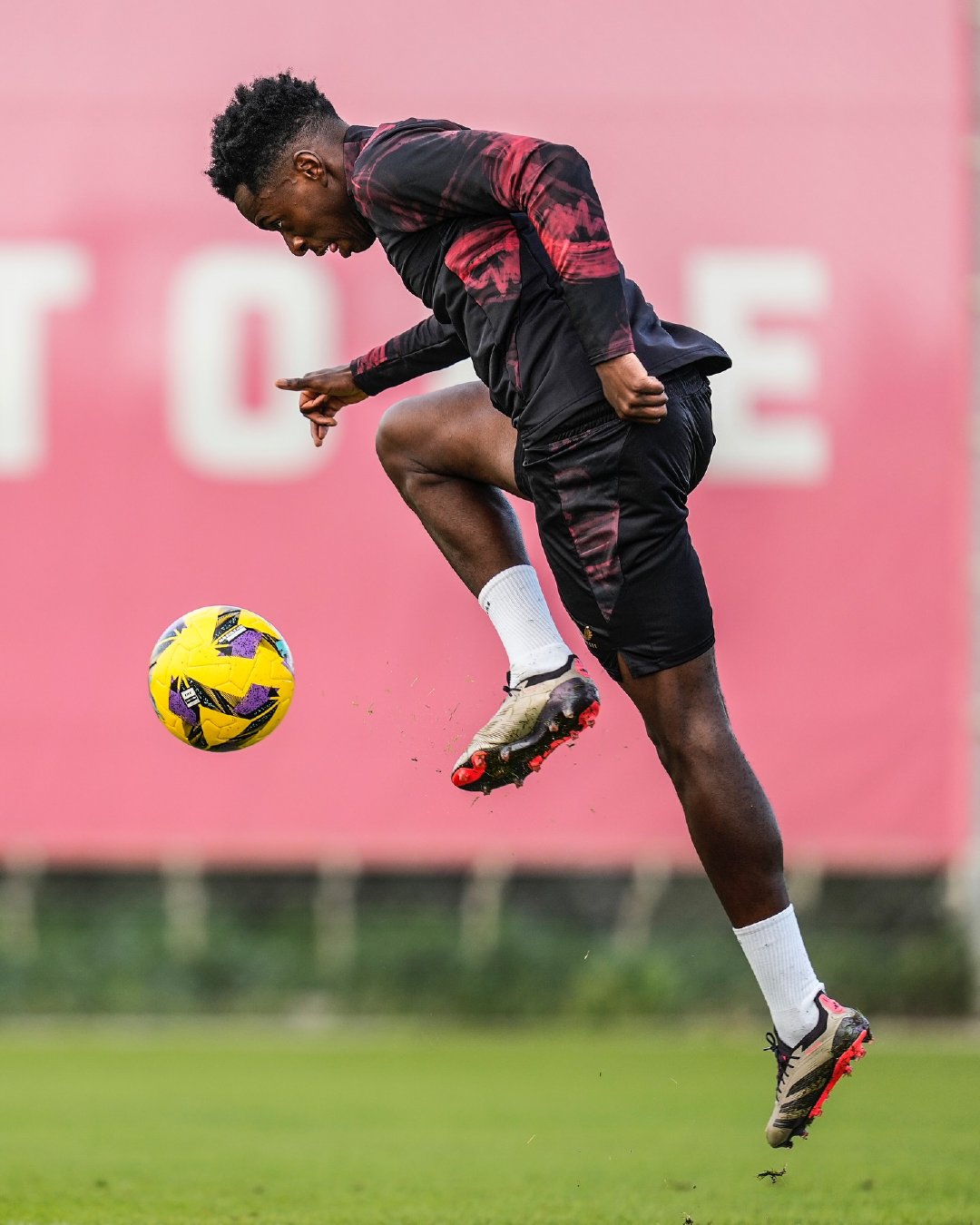 塞维利亚爆冷击败豪门,西甲震惊 塞维利亚爆冷击败豪门,西甲震惊