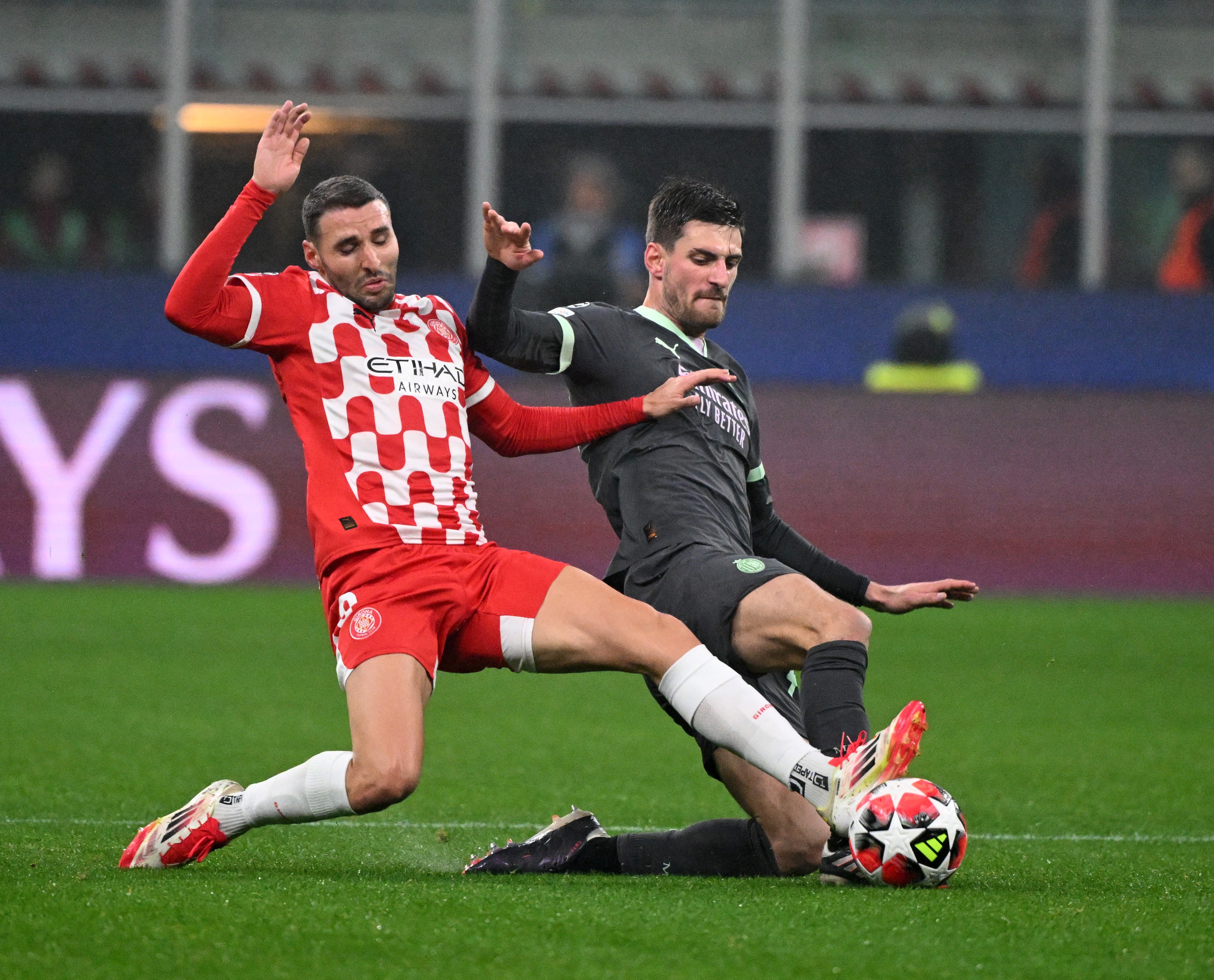 AC米兰憾负,结束欧冠征途 AC米兰憾负,结束欧冠征途