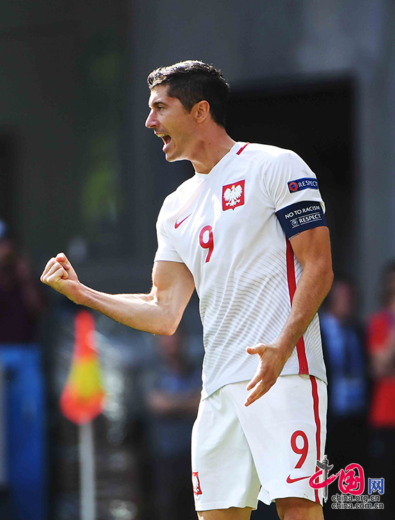 波兰不敌瑞士,陷入淘汰危机 波兰不敌瑞士,陷入淘汰危机