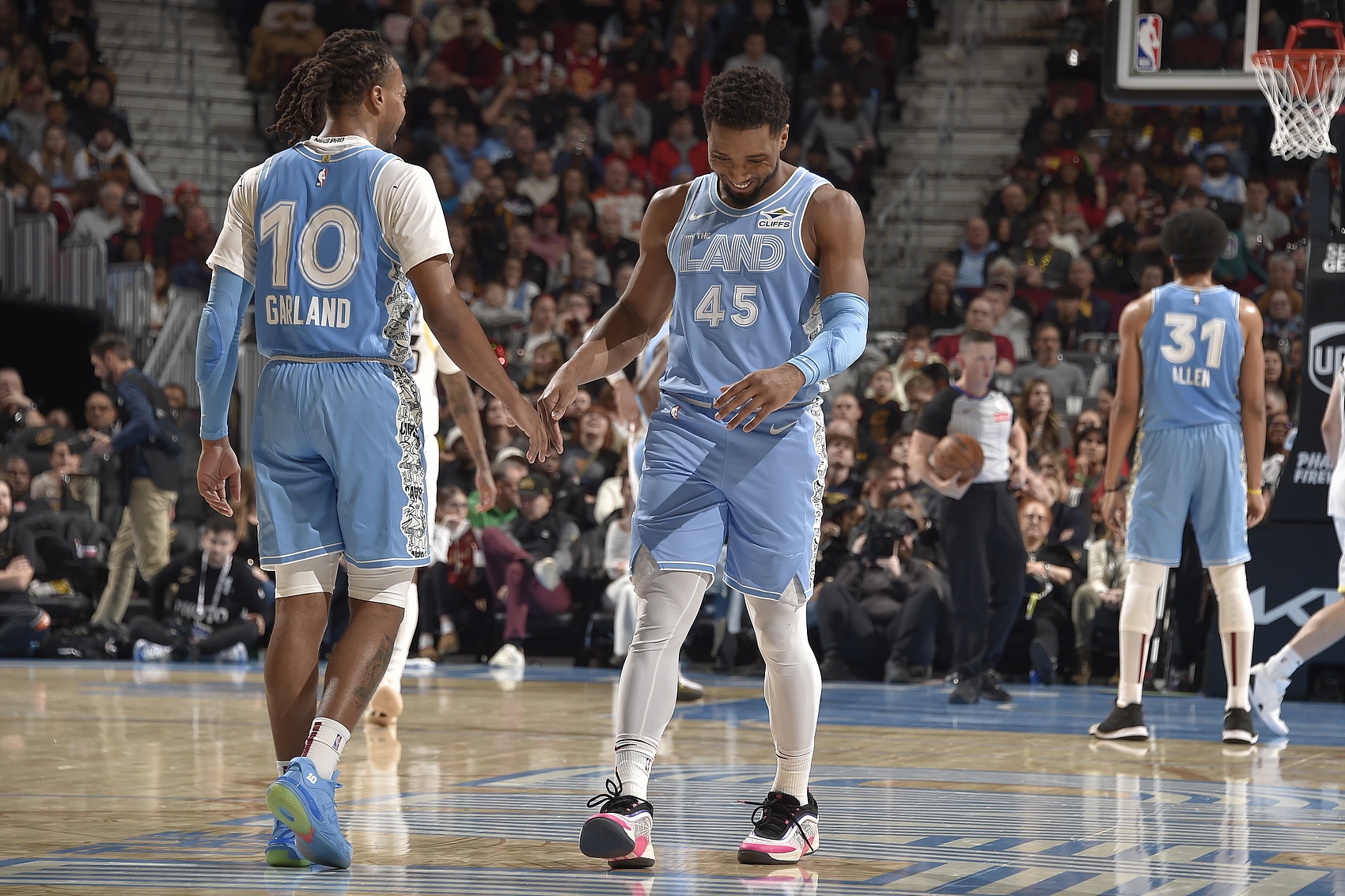 世俱杯改制-骑士队痛失比赛,塞克斯顿努力也无法挽回