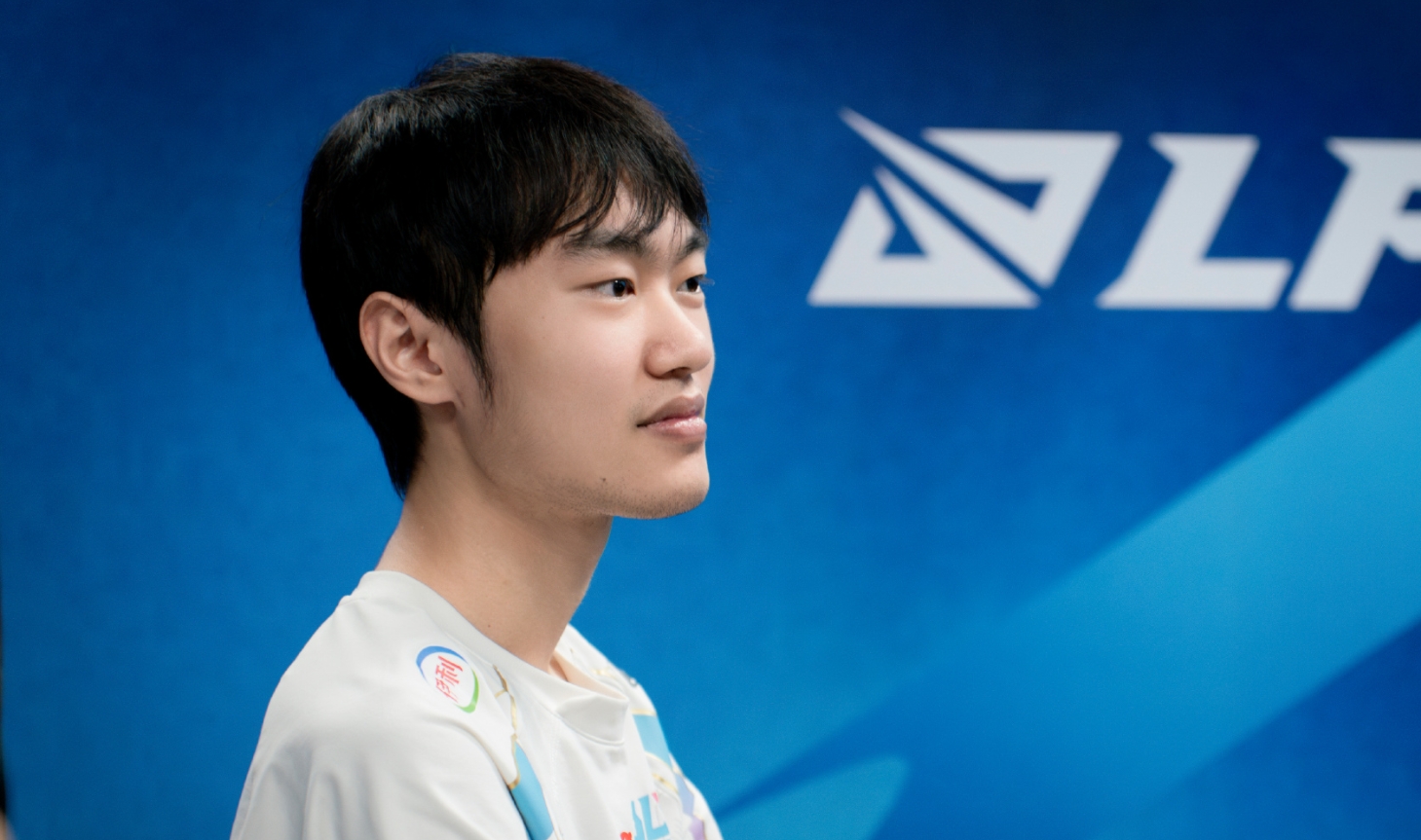 HKA横扫WBG，Tarzan拿下关键大龙宿命之战入围赛，锁定晋级资格的简单介绍