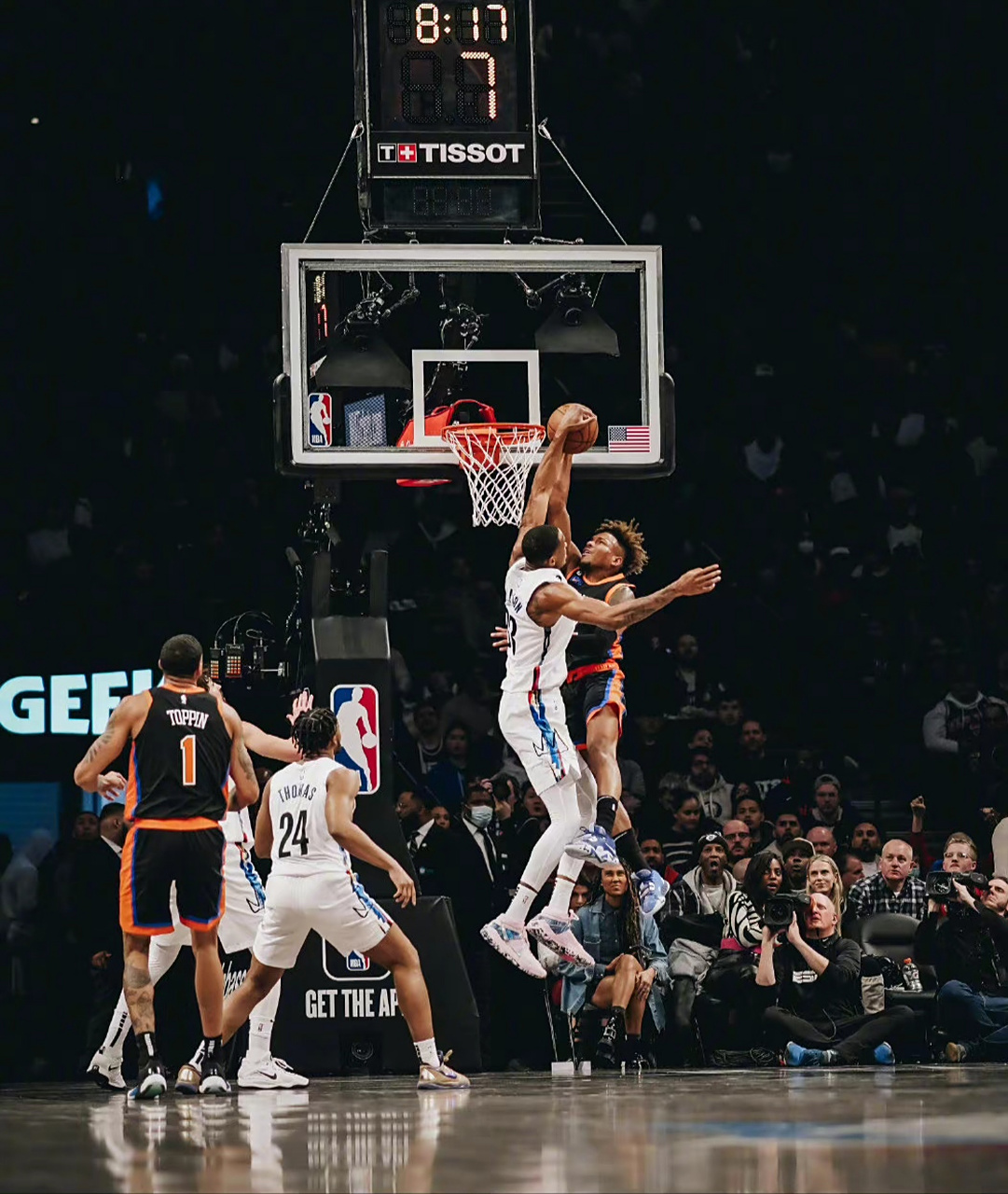 篮网击败尼克斯,欧文砍下40+得分 篮网击败尼克斯,欧文砍下40+得分