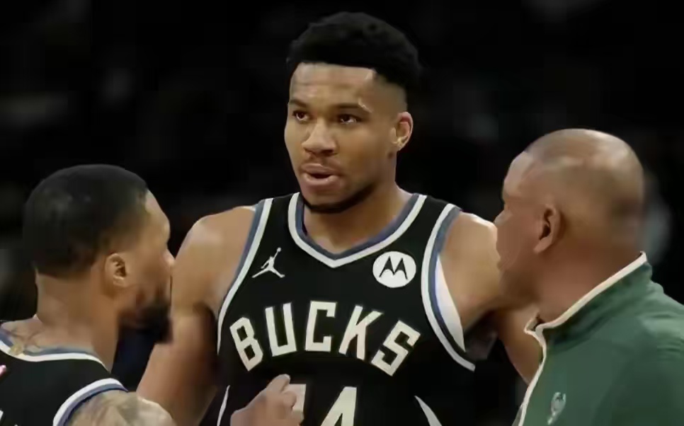 雄鹿主场击败尼克斯,结束三连败的简单介绍 雄鹿主场击败尼克斯,结束三连败的简单介绍