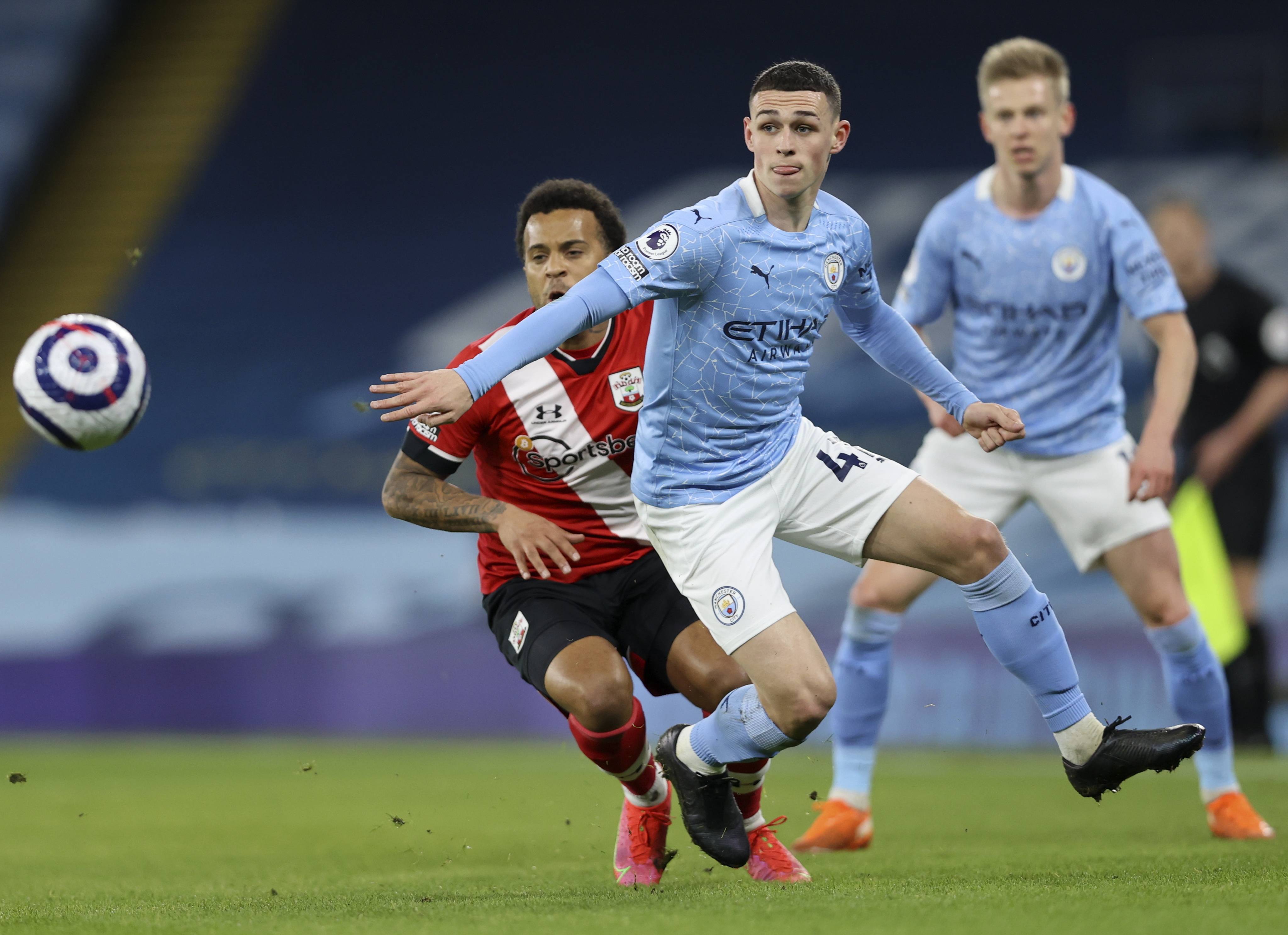 曼城-战胜莱切斯特城,取得胜利 曼城-战胜莱切斯特城,取得胜利