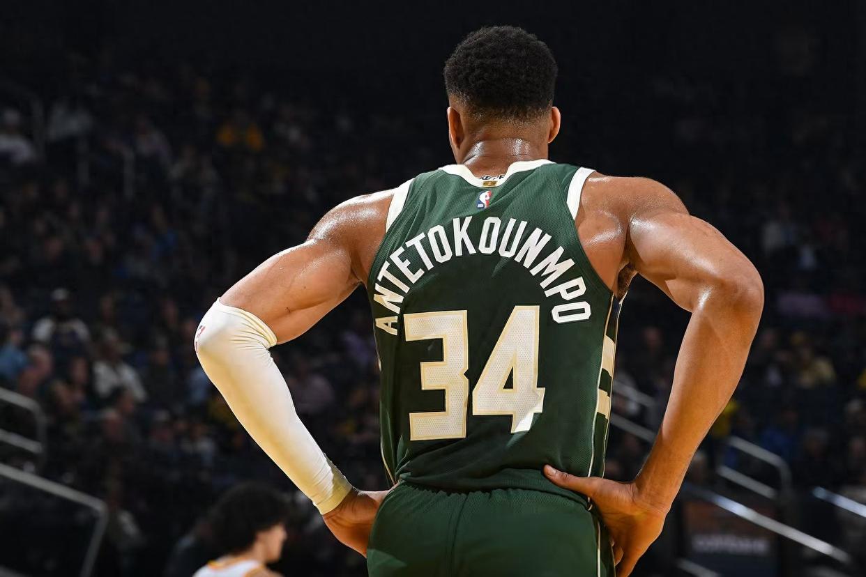 雄鹿队主场实现大胜,球员状态飙升 雄鹿队主场实现大胜,球员状态飙升