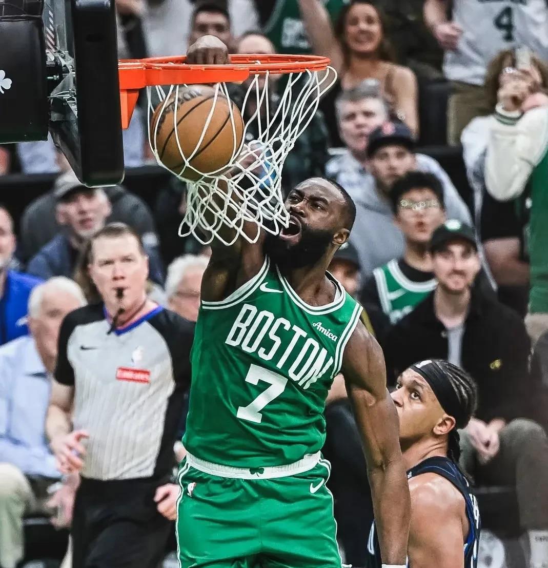 关于绿衫军再胜篮网,杰伦-布朗状态持续火热的信息 关于绿衫军再胜篮网,杰伦-布朗状态持续火热的信息