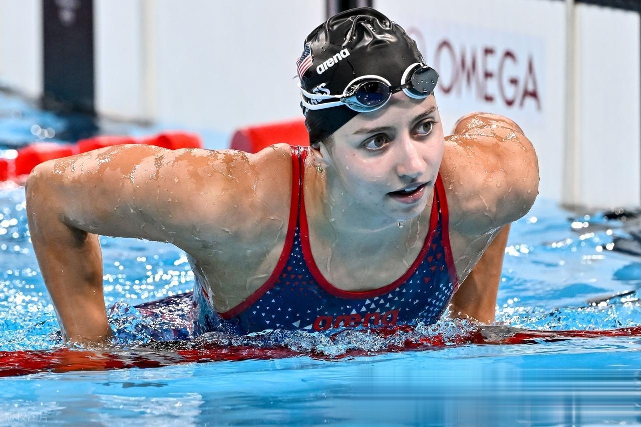 美国女子集体游泳队晋级决赛