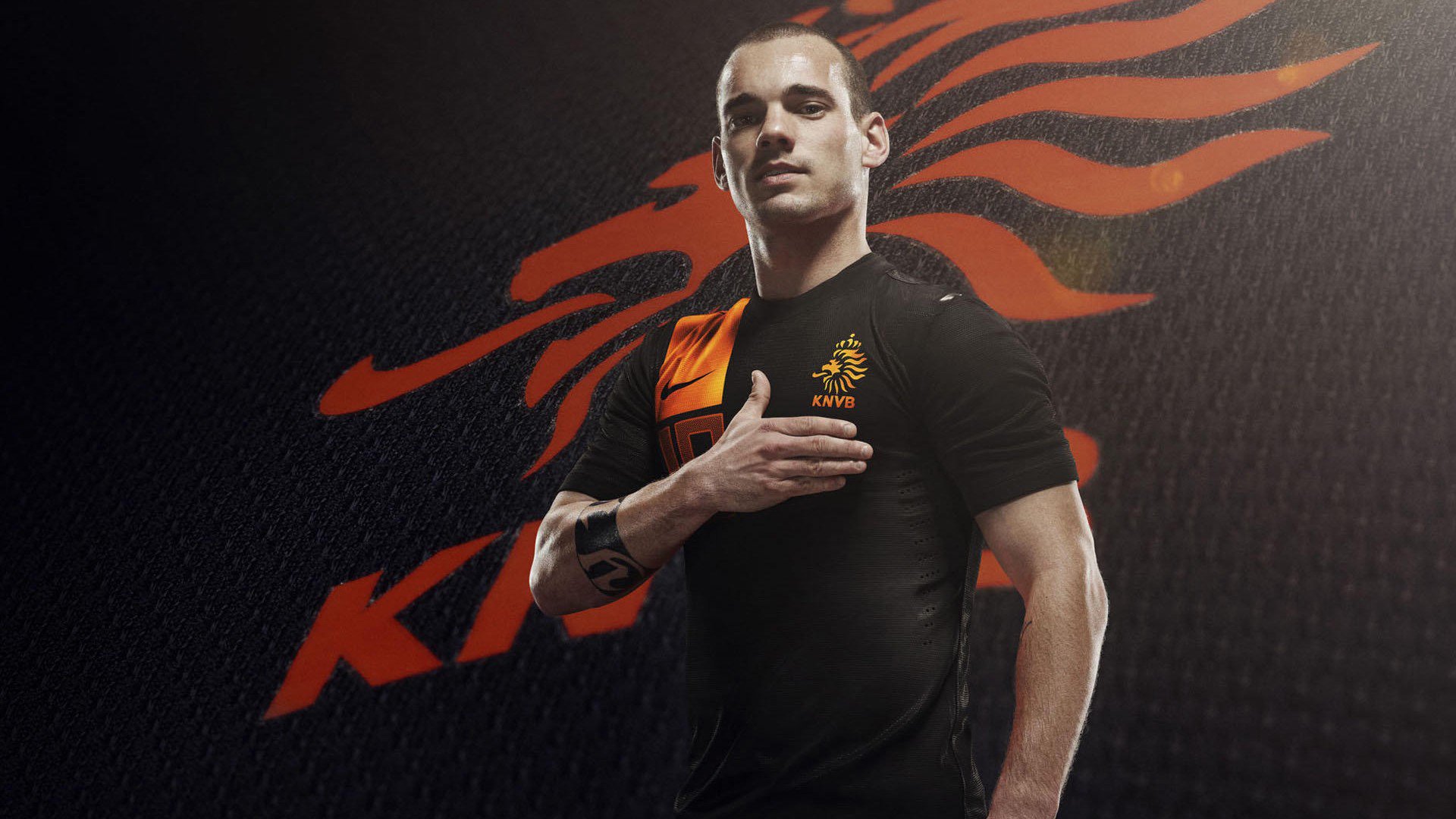 绿茵引擎，范戴克在F1引擎轰鸣中扛起红军战车