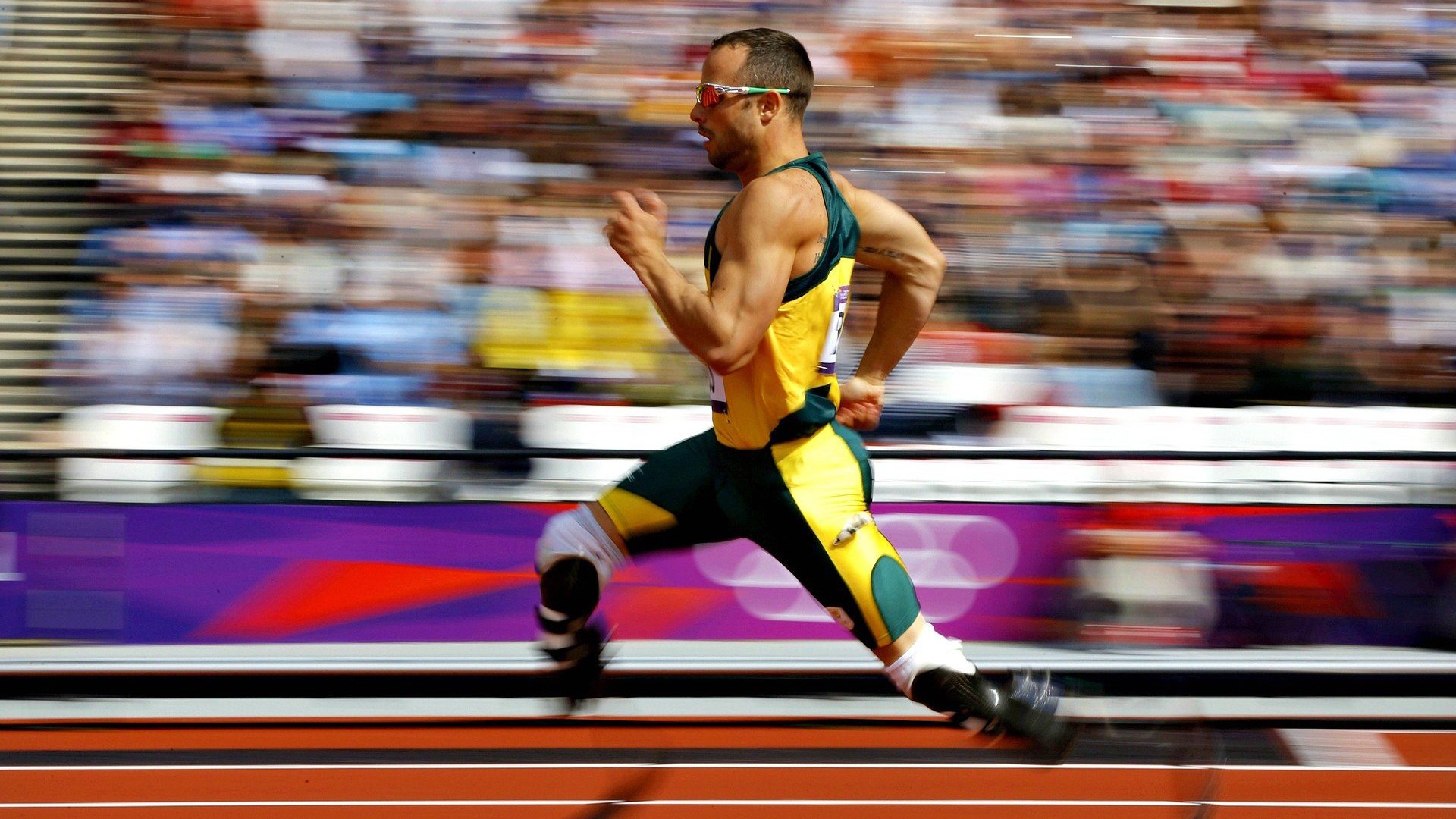 轻取与闪耀，迈凯伦打破红牛垄断，周冠宇创生涯最佳战绩